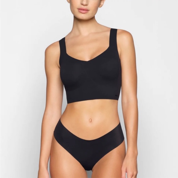 CLEARANCE—NWT SKIMS Naked Plunge Longline Bra, Scoop Neck Wireless Bras - Picture 3 of 8